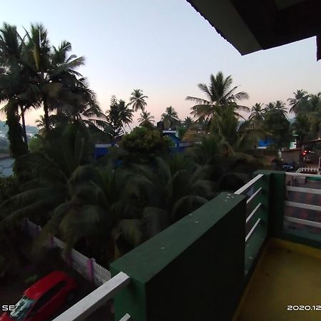 Green Nest Hostel, Baga- North Goa アーポラ エクステリア 写真