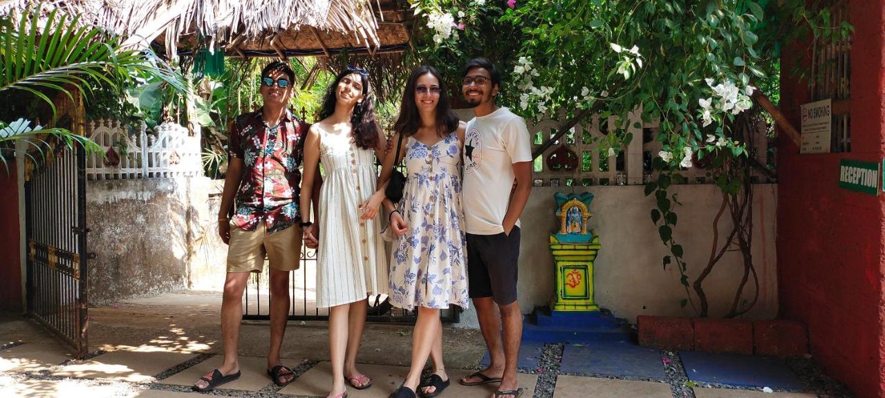 Green Nest Hostel, Baga- North Goa アーポラ エクステリア 写真