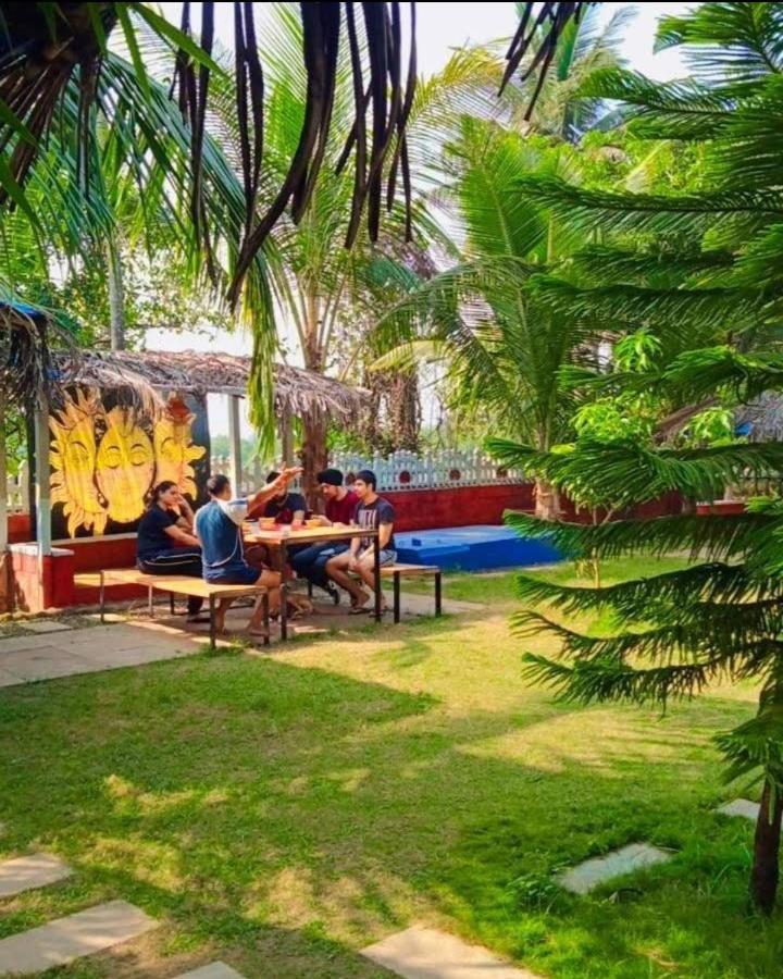 Green Nest Hostel, Baga- North Goa アーポラ エクステリア 写真