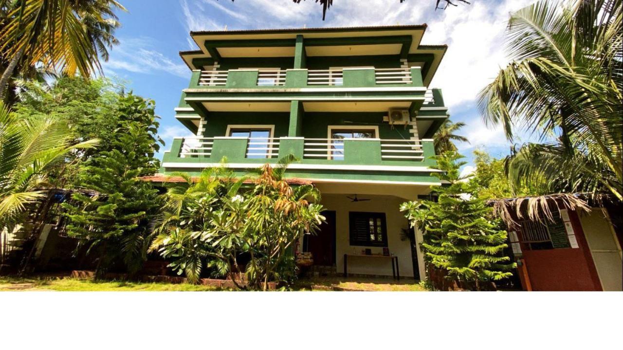 Green Nest Hostel, Baga- North Goa アーポラ エクステリア 写真