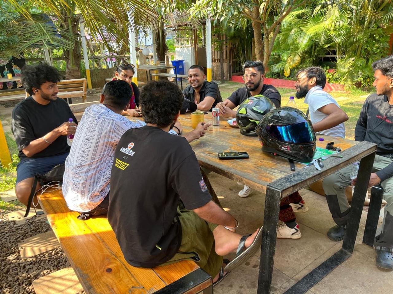 Green Nest Hostel, Baga- North Goa アーポラ エクステリア 写真