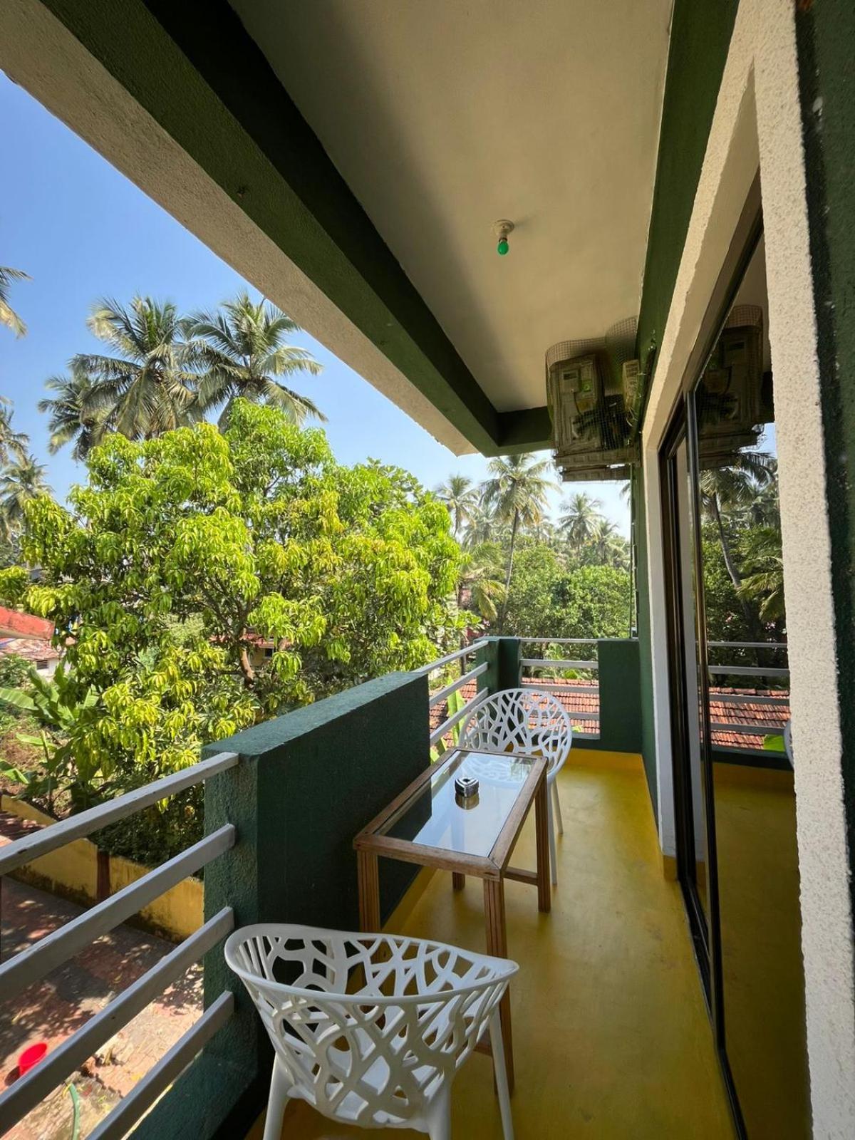 Green Nest Hostel, Baga- North Goa アーポラ エクステリア 写真