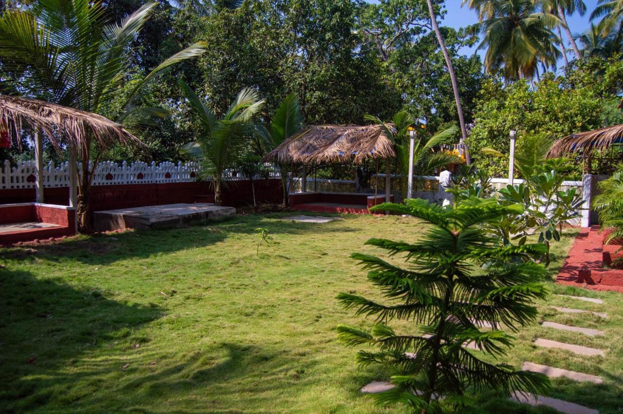 Green Nest Hostel, Baga- North Goa アーポラ エクステリア 写真